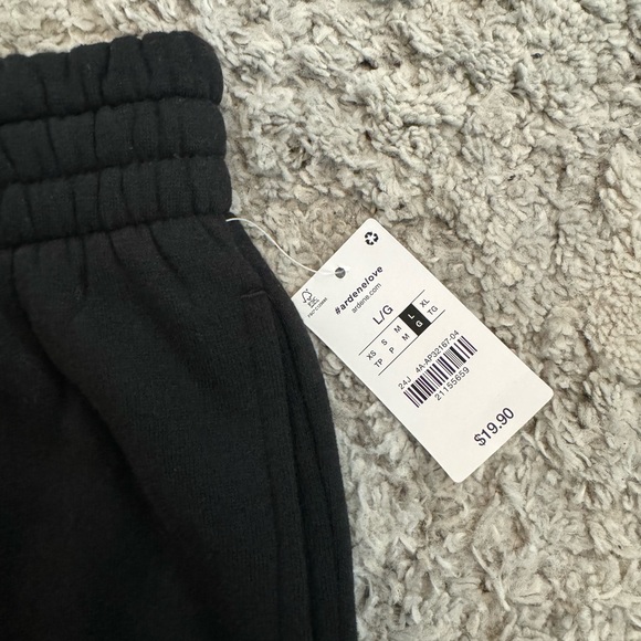 NWT Women’s Size L Ardene black sweat shorts - Picture 9 of 9